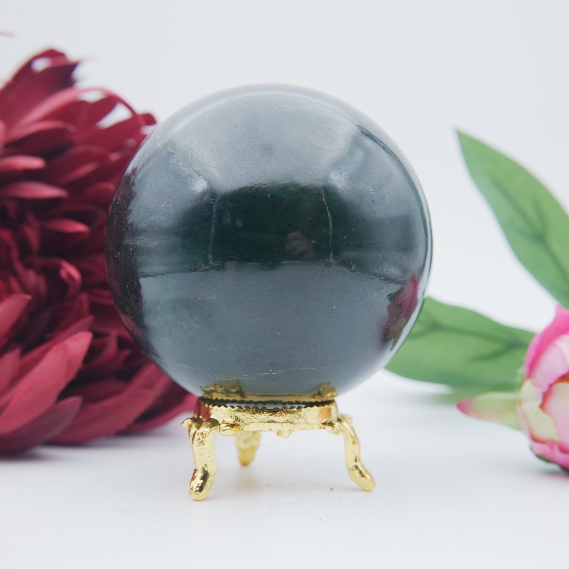 Nephrite Jade Sphere — 600 g (70 mm) - Luna Panther