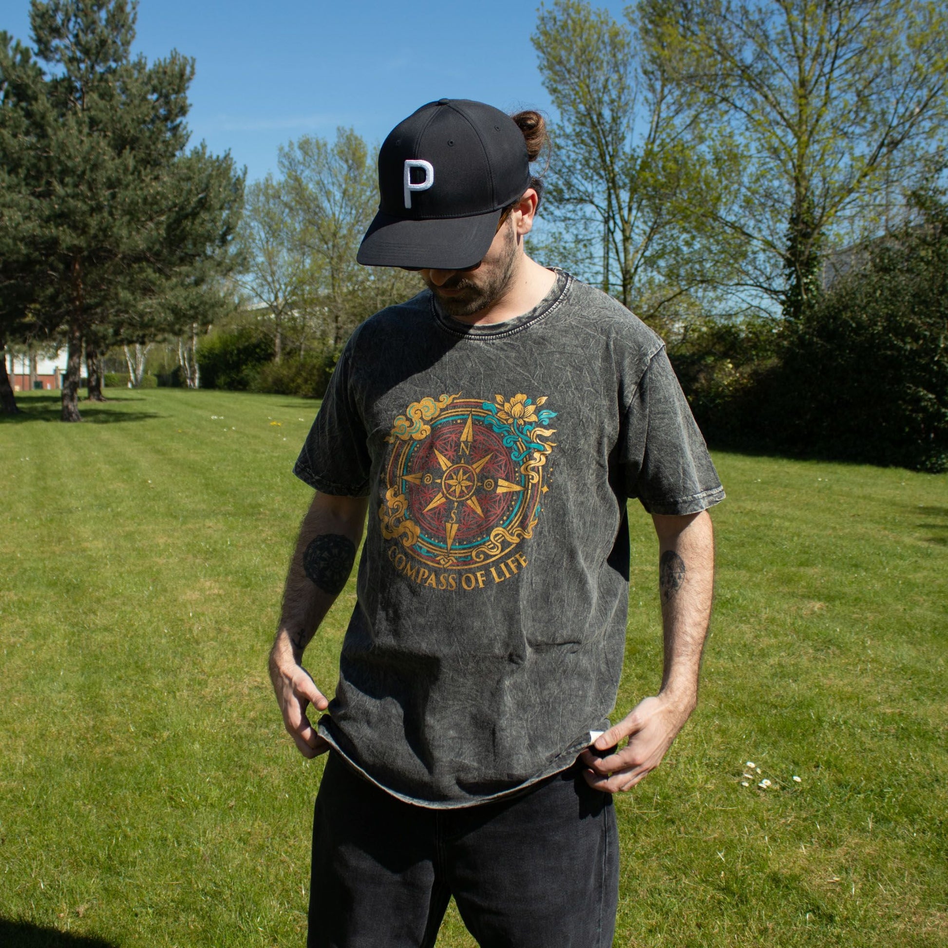 Nomad Sari Stonewashed Cotton T-Shirt - Compass of Life - Charcoal - Large - Luna Panther