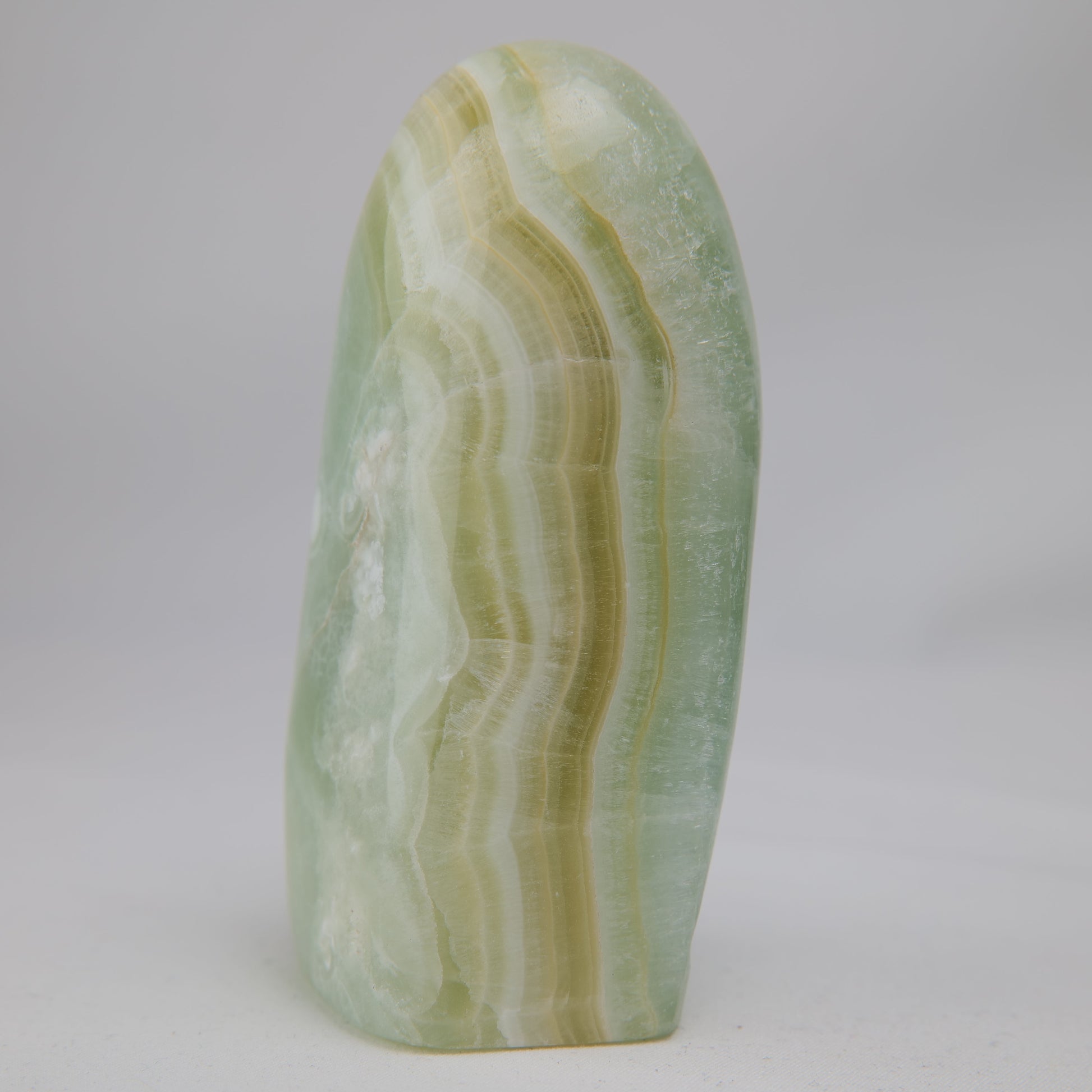 Pistachio Calcite Freeform — 335 g (100 mm) - Luna Panther