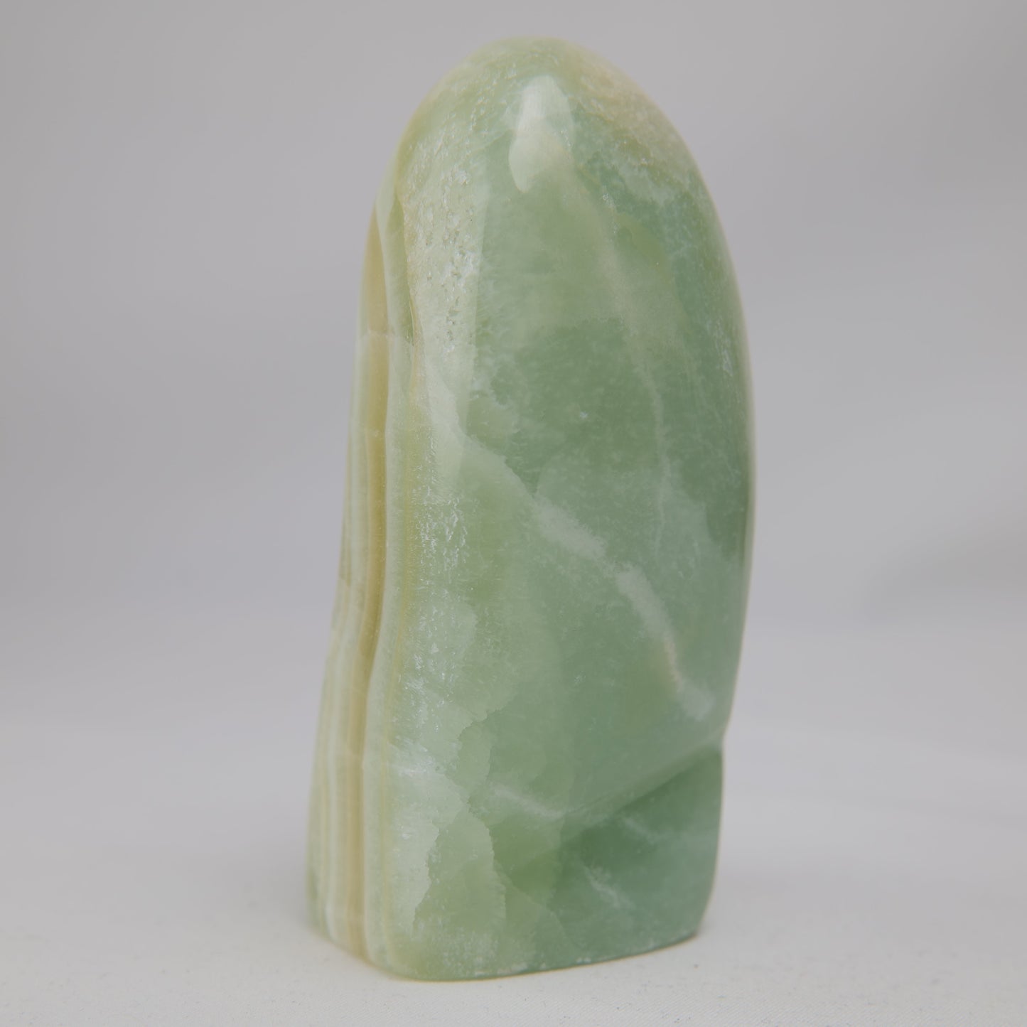 Pistachio Calcite Freeform — 335 g (100 mm) - Luna Panther