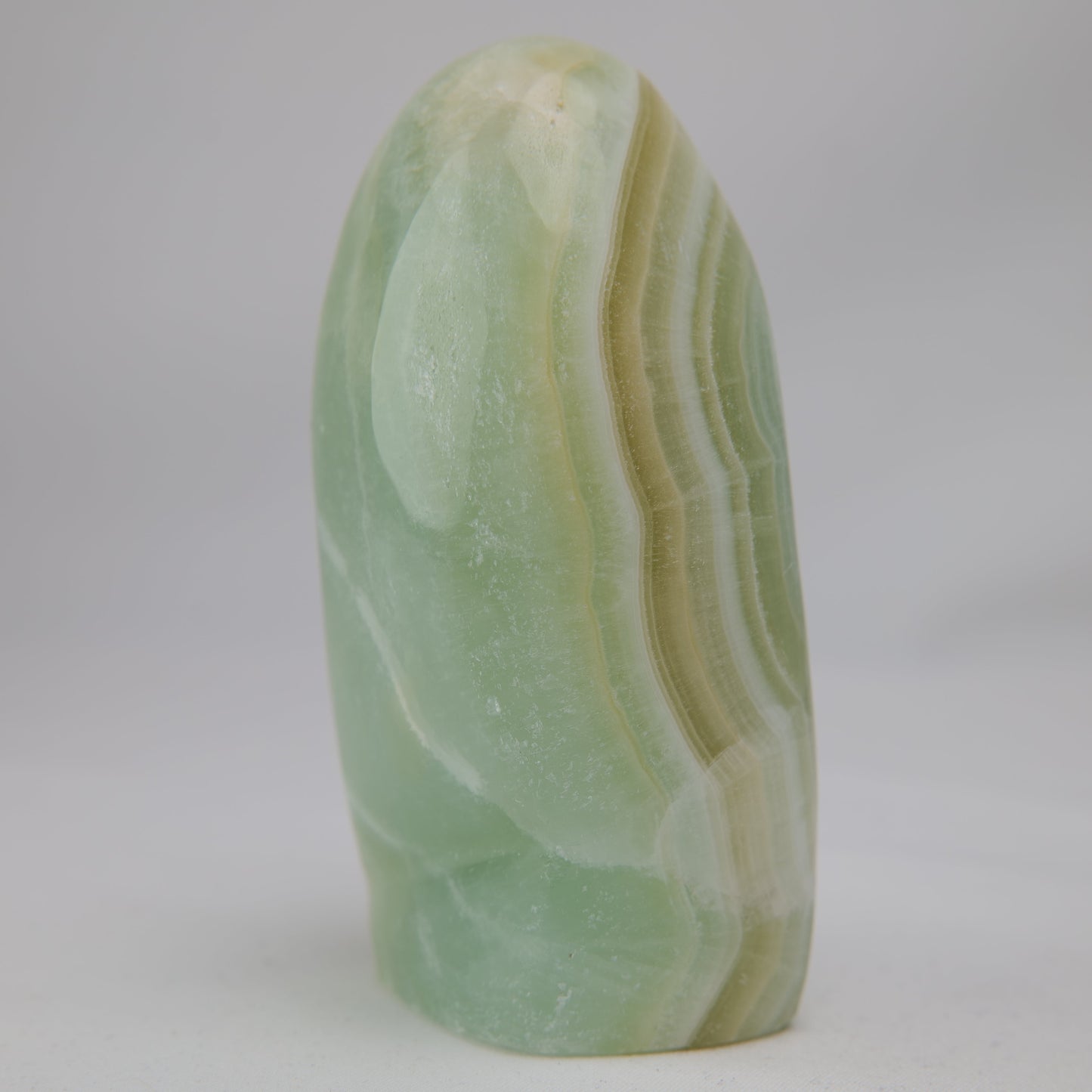 Pistachio Calcite Freeform — 335 g (100 mm) - Luna Panther