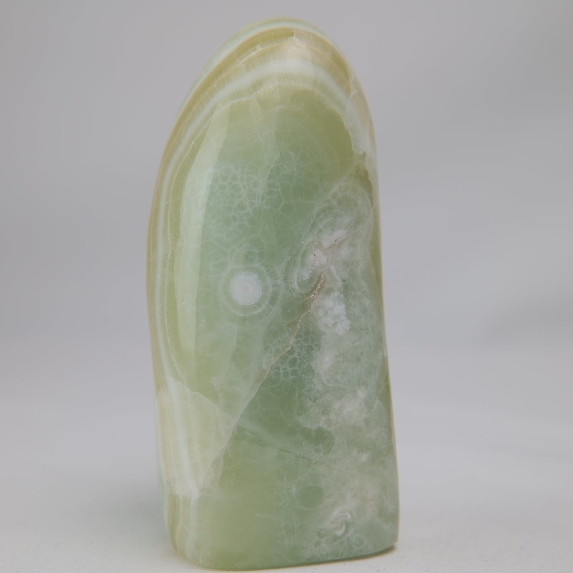 Pistachio Calcite Freeform — 335 g (100 mm) - Luna Panther