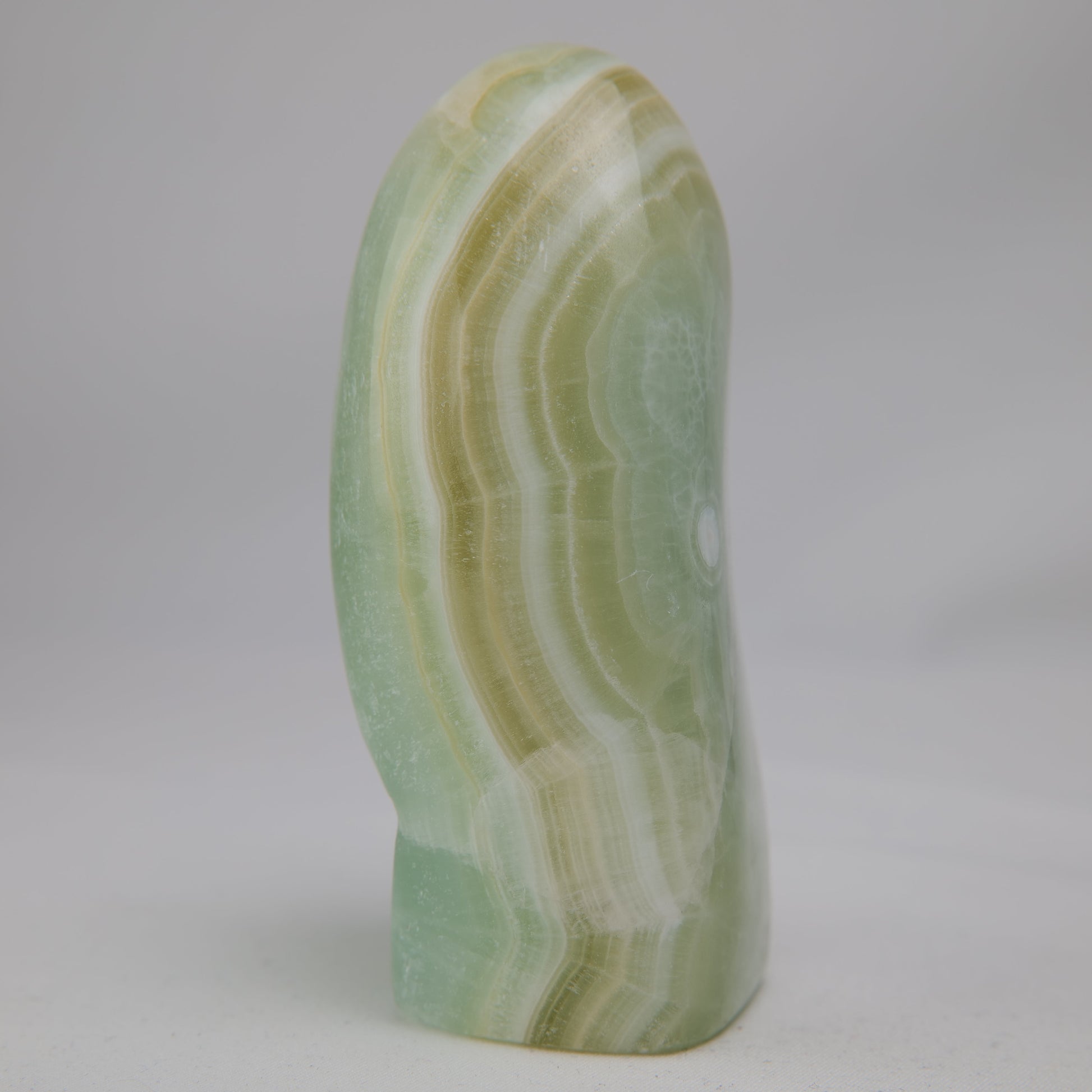 Pistachio Calcite Freeform — 335 g (100 mm) - Luna Panther