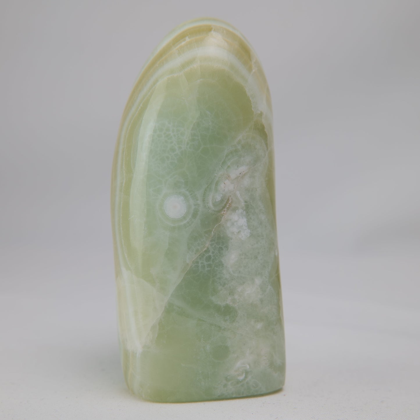 Pistachio Calcite Freeform — 335 g (100 mm) - Luna Panther