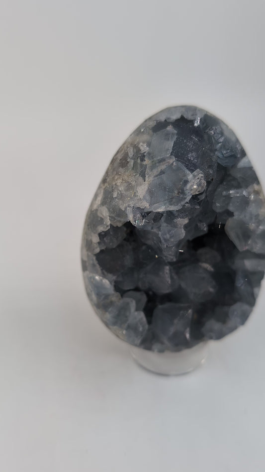 Celestite Crystal Egg – 454g alternate view