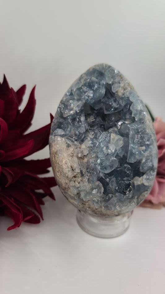 Celestite Crystal Egg – 1100g alternate view