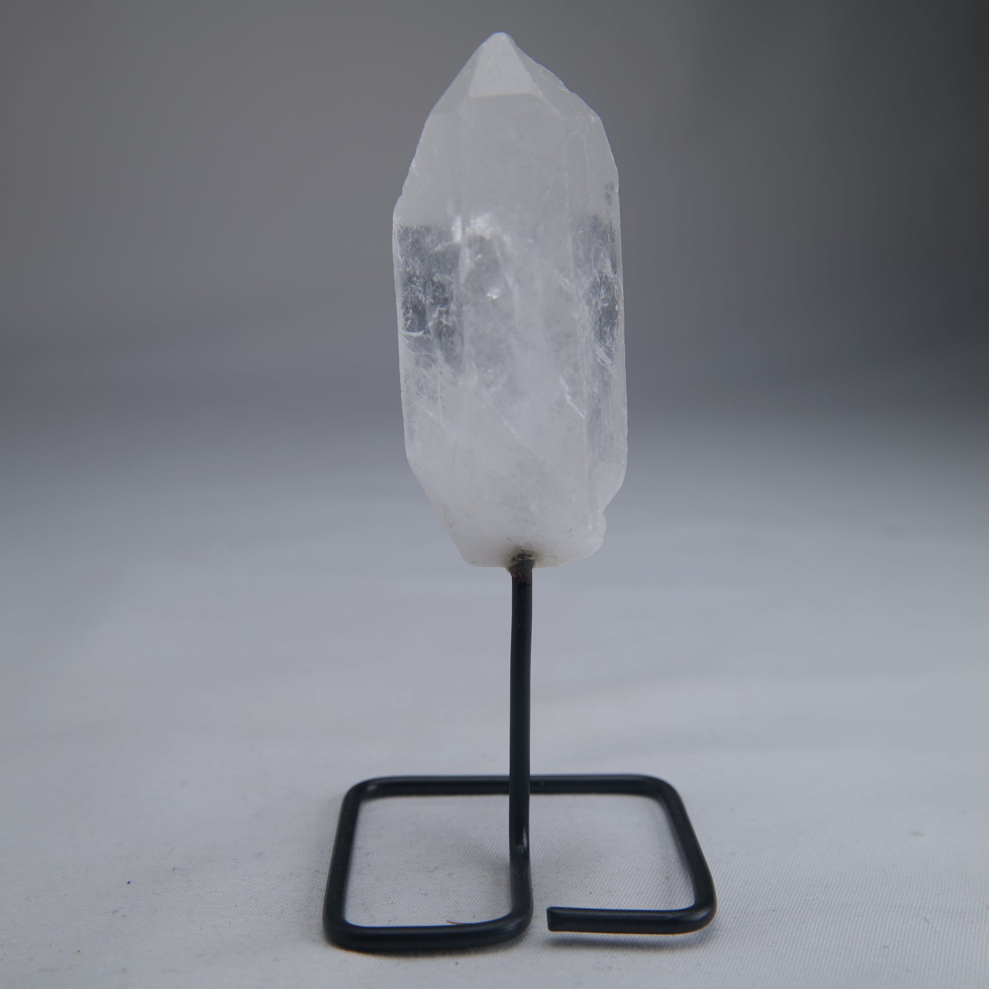 Quartz Crystal Point on Stand 89g - Luna Panther