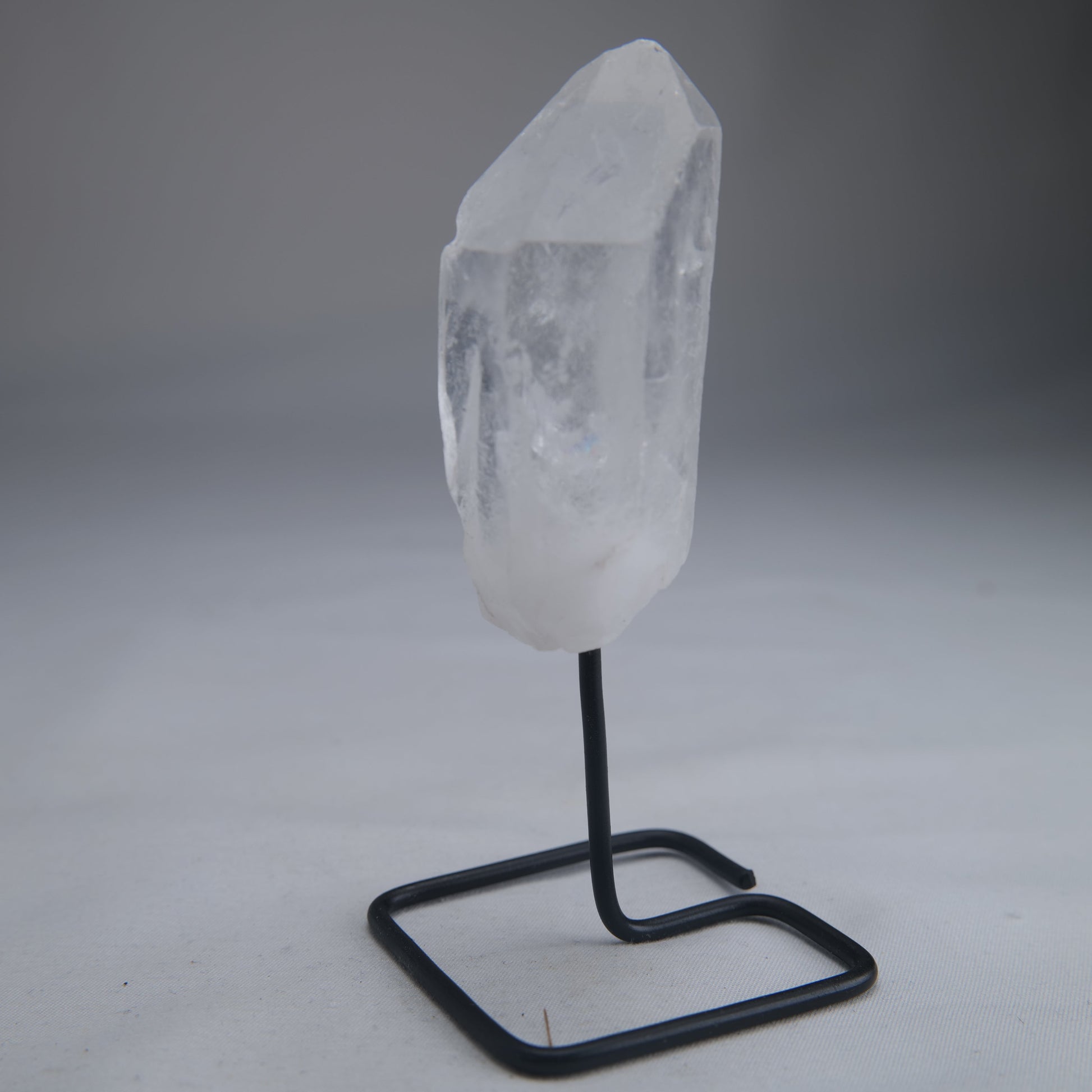 Quartz Crystal Point on Stand 89g - Luna Panther