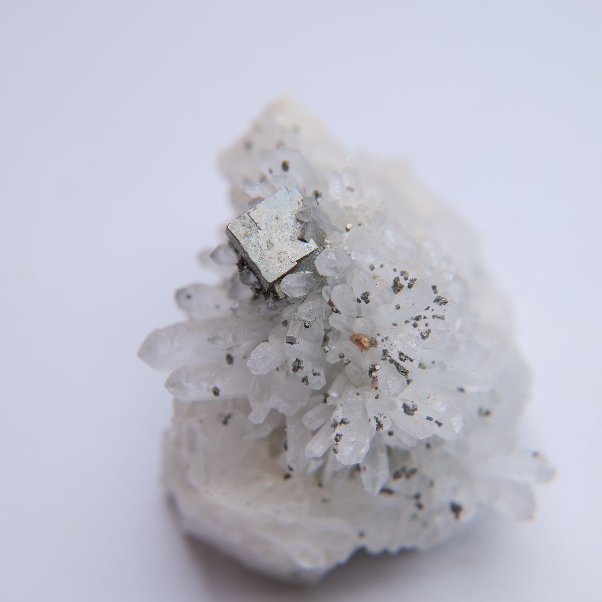 Quartz from Calton Hill Quarry, Blackwell in the Peak, UK - 41g
