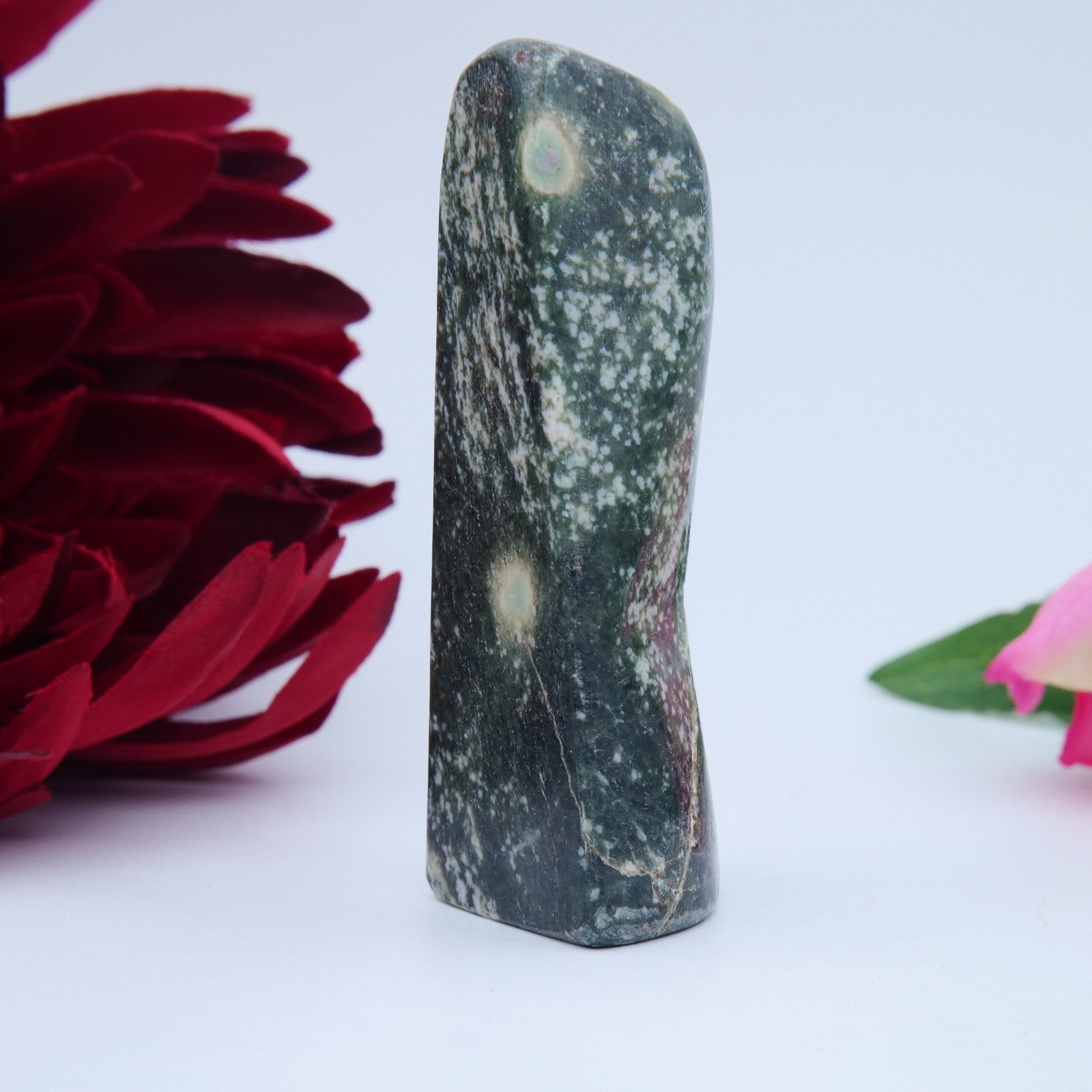 Ruby Corundum Freeform — 99 g - Luna Panther