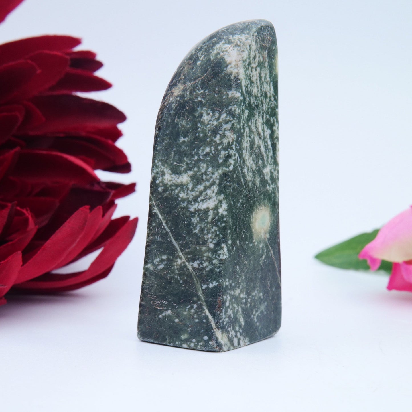 Ruby Corundum Freeform — 99 g - Luna Panther