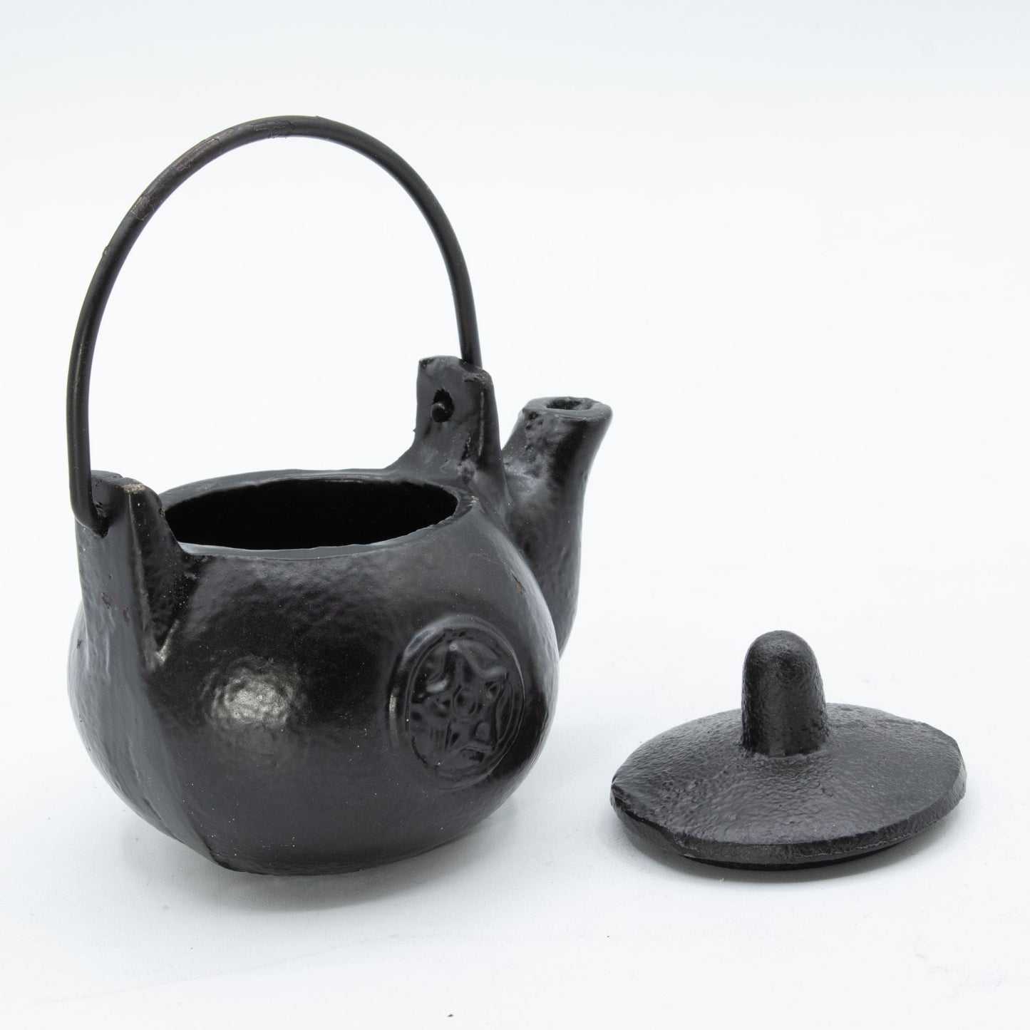 Small Cast Iron Ritual Pot with Pentagon 8x8x10cm - Luna Panther