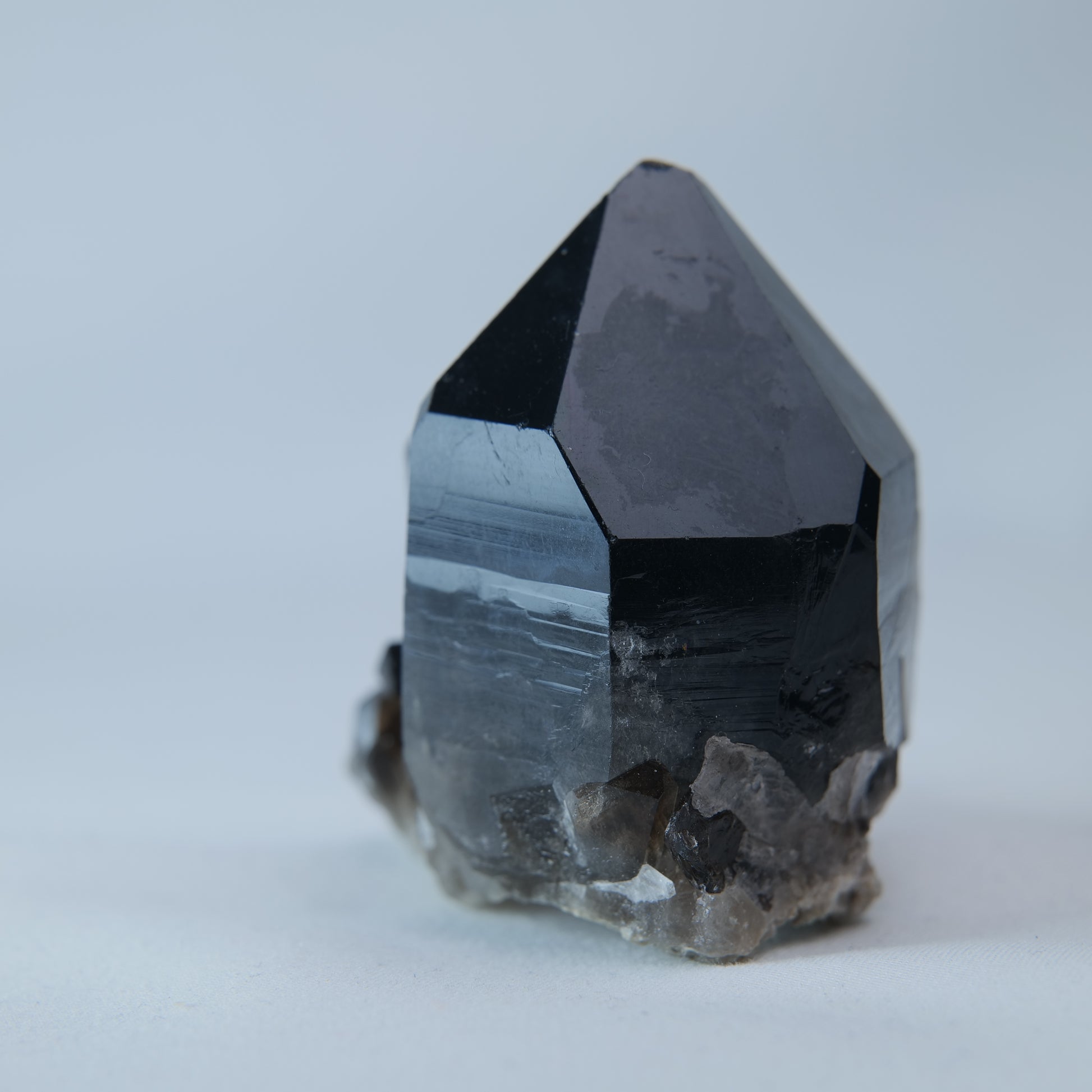 Smoky Quartz Cluster on Matrix 109g reverse point detail