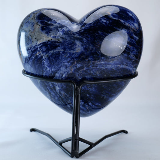 Sodalite Heart 7kg Collector’s Piece on Stand - Luna Panther alternate view