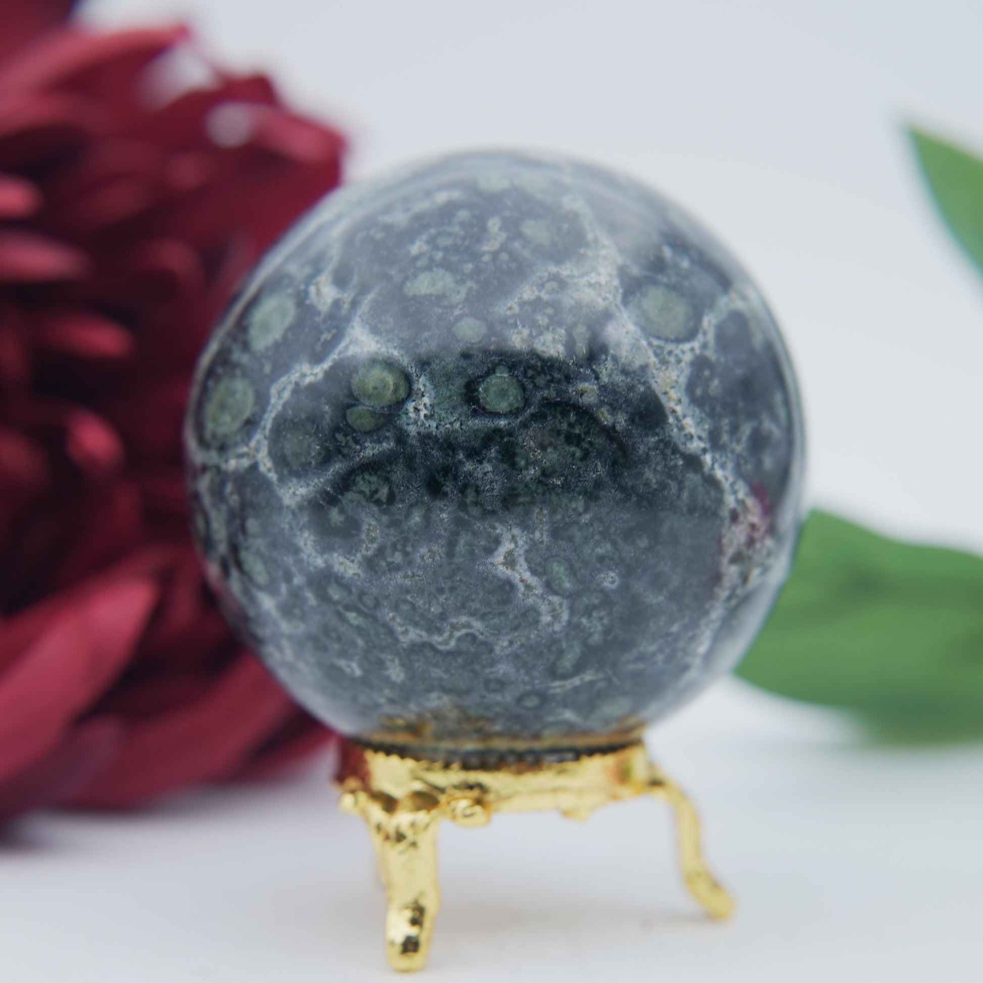 Stromatolite / Kambaba Jasper Sphere — 346g - Luna Panther