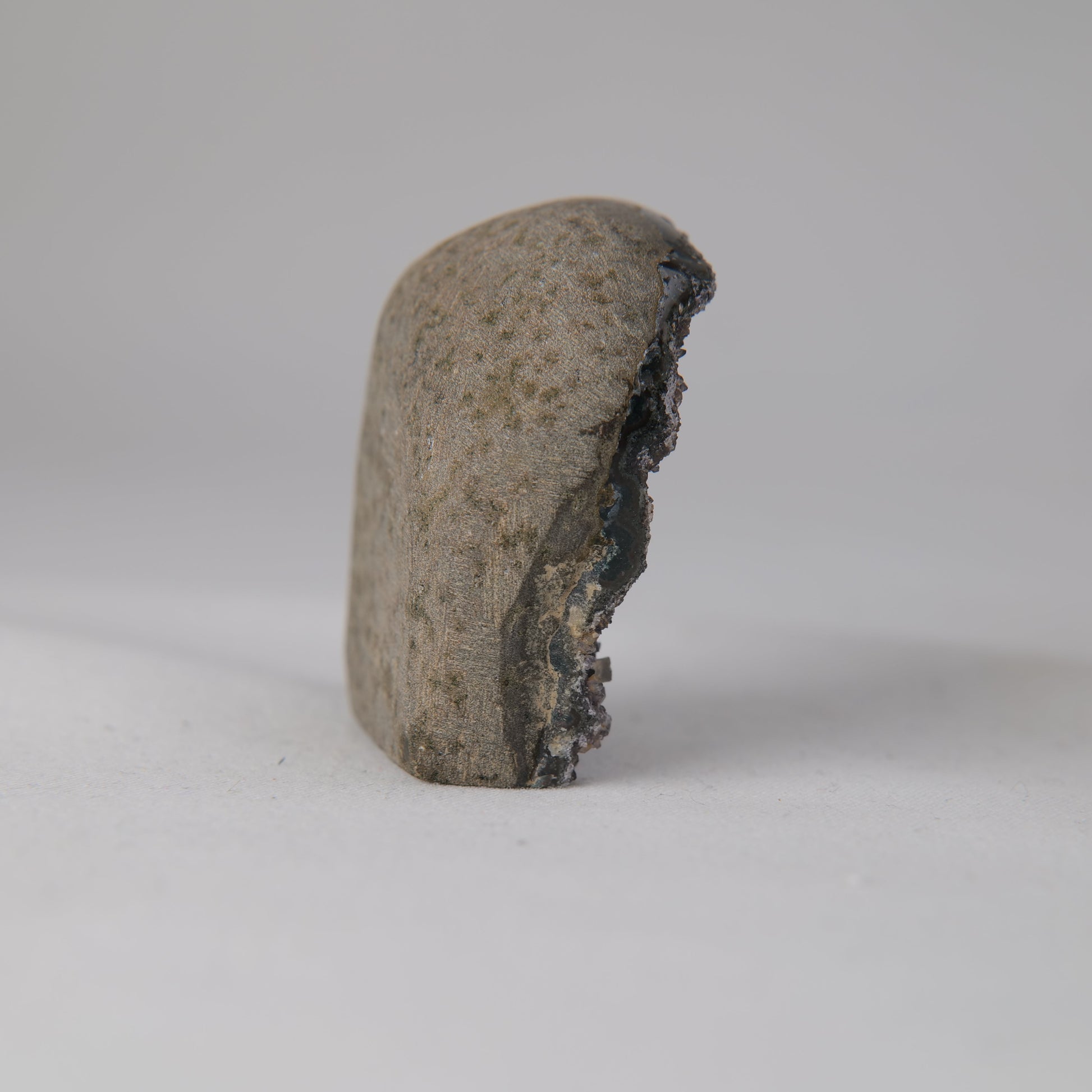 Sugar Amethyst Druzy 33g - Luna Panther