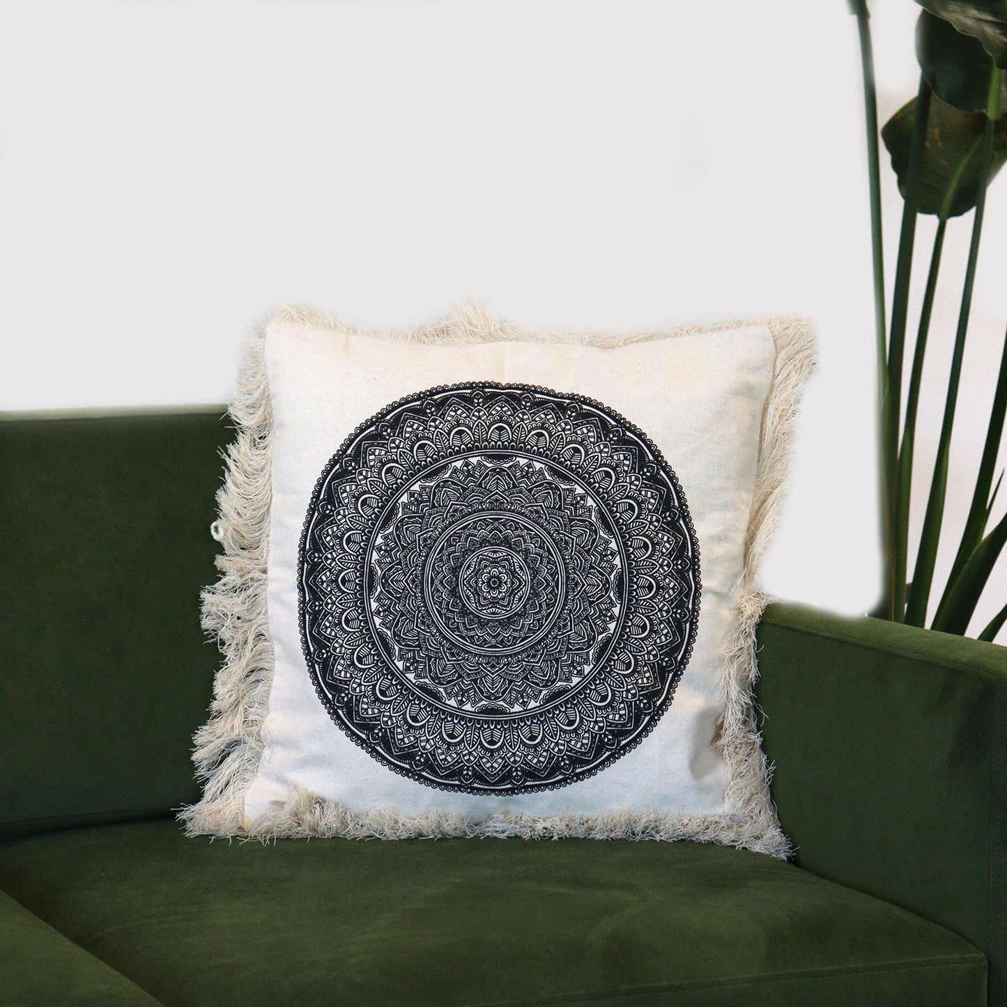Traditional Mandala Cushion Cover - 45x45cm - black - Luna Panther