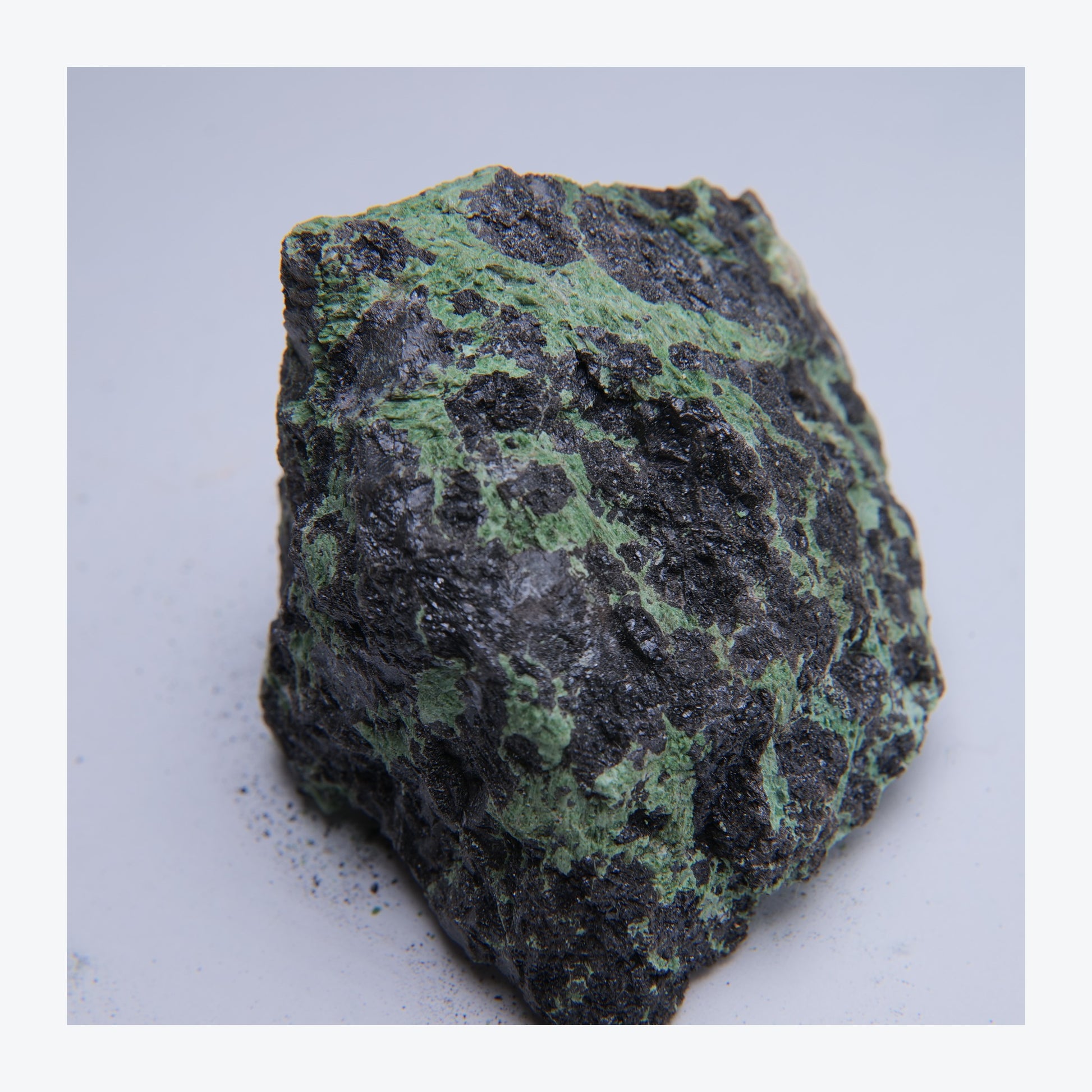 Green and black mineral specimen, 232g