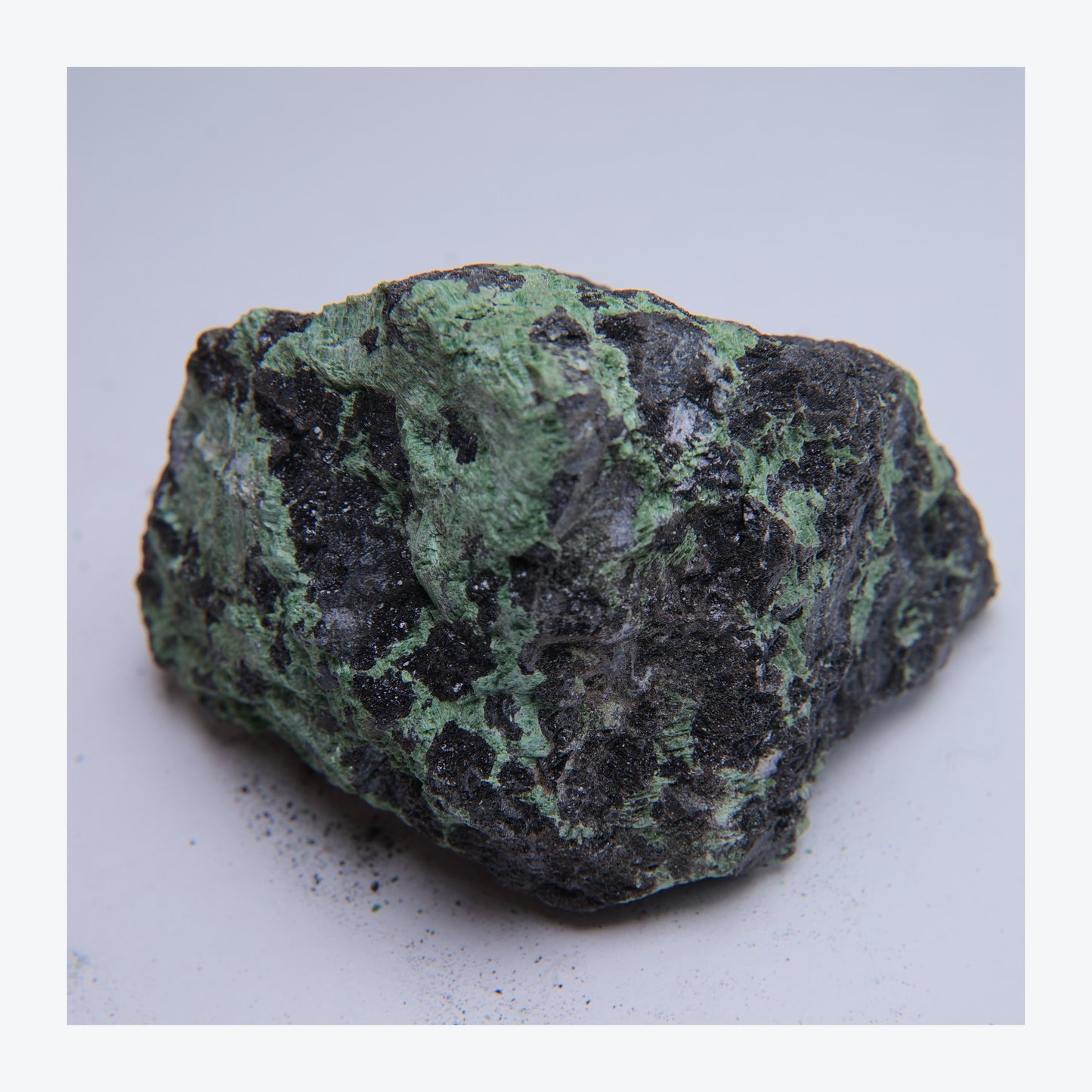 Green and black mineral specimen, 232g