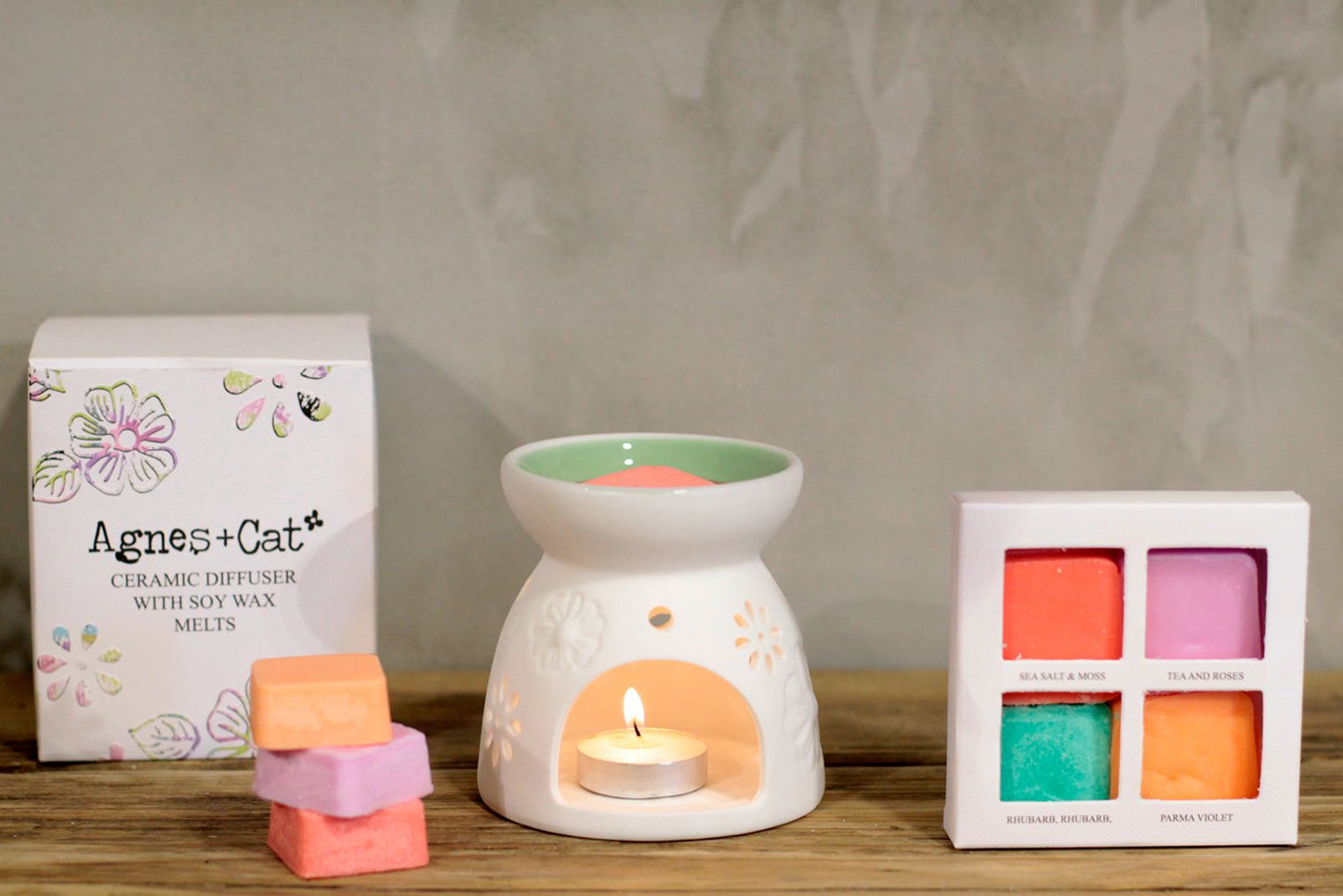 Wax Melter with Four Soy Wax Melts - Luna Panther