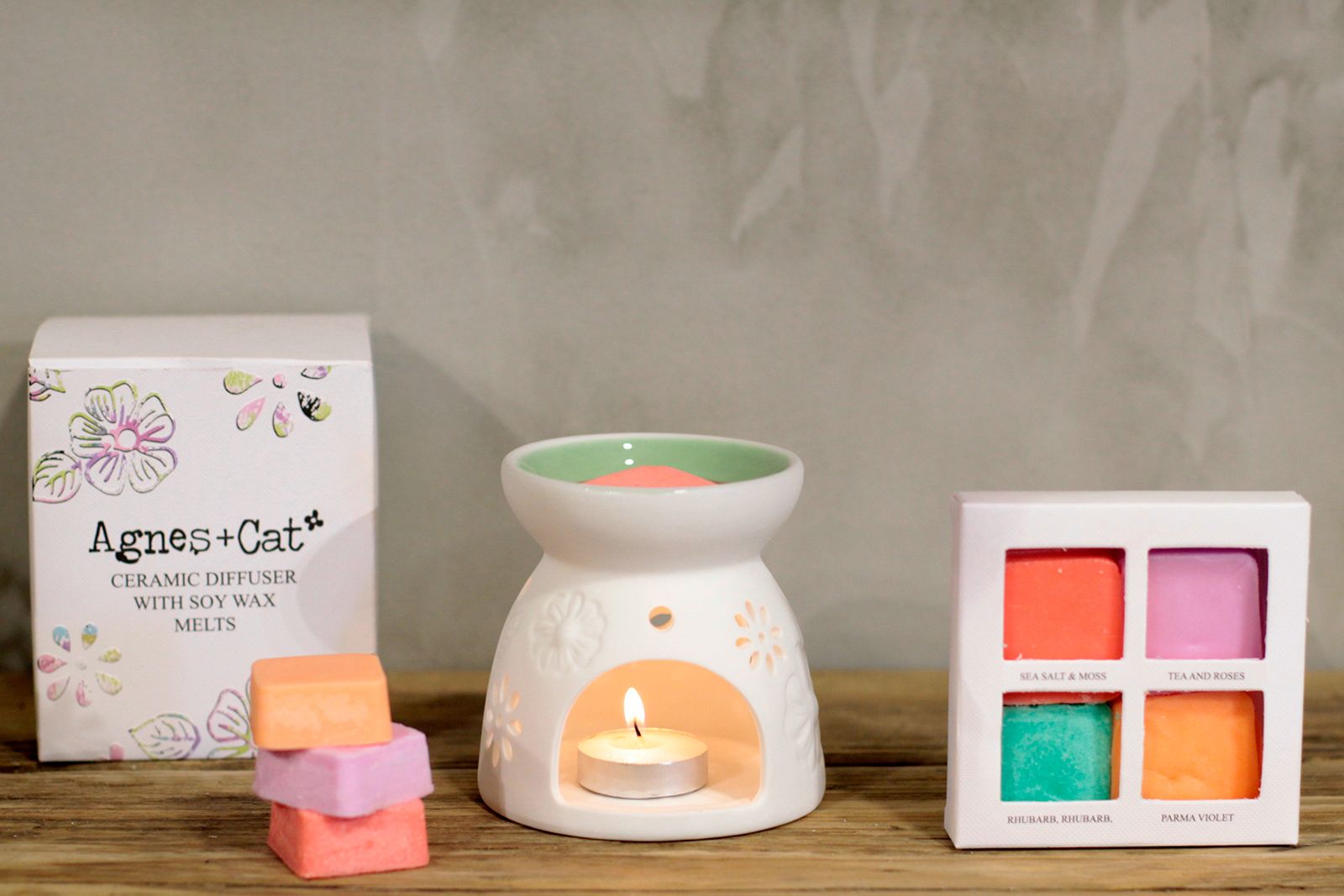 Wax Melter with Four Soy Wax Melts - Luna Panther